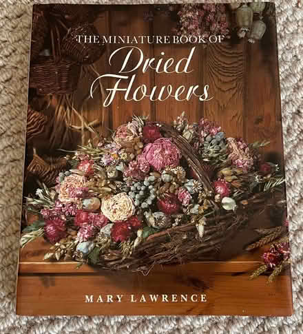 Photo of free Hardback book about dried flowers (The Highlands TN39) #1