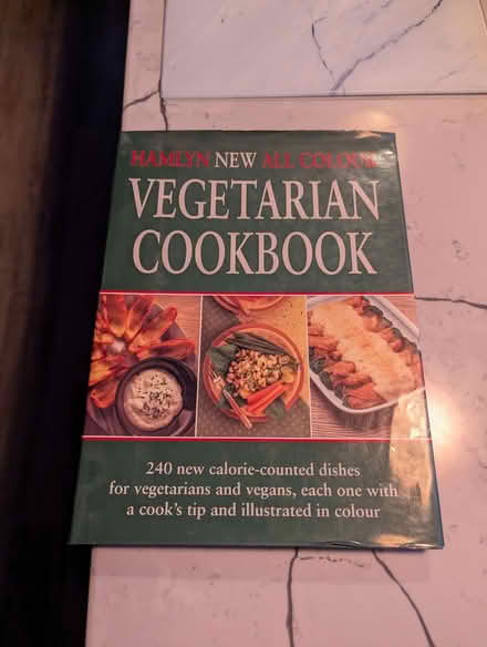 Photo of free Cook book Vegetarian (Warden Hill GL51) #1