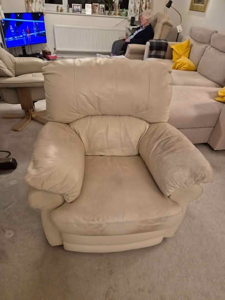 Photo of free Cream leather (bonded, I think) arm chair (Shipston-on-Stour CV36) #1
