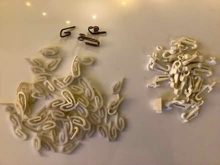 Photo of free Curtain hooks and rings (RH15) #1