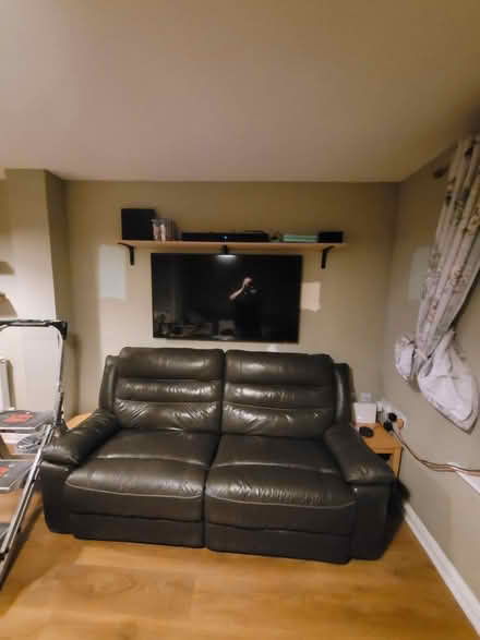 Photo of free 2 seater recliner (Scarlett avenue HP22) #1