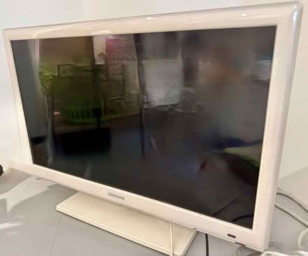 Photo of free Samsung TV (Tunbridge Wells S. TN2) #1