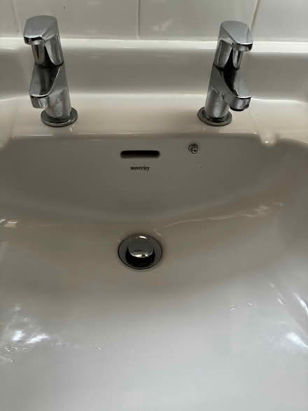 Photo of free 2 pedestal bathroom basins (Evenjobb) #2