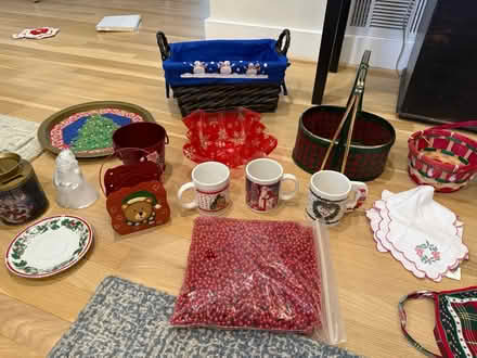Photo of free Christmas items (Zip 22306 Alexandria) #2