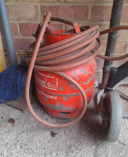 Photo of free Calor gas bottle 13kg (Pagham PO21) #1