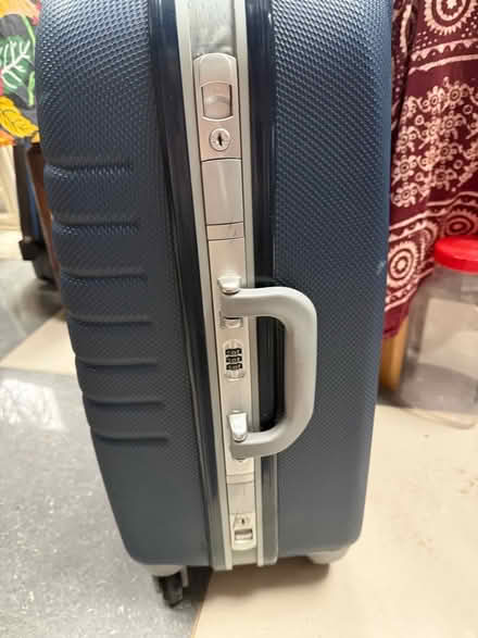 Photo of free JASLEN Hard Shell Suitcase (Oxton Village CH42) #4