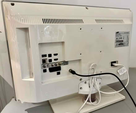 Photo of free Samsung TV (Tunbridge Wells S. TN2) #3