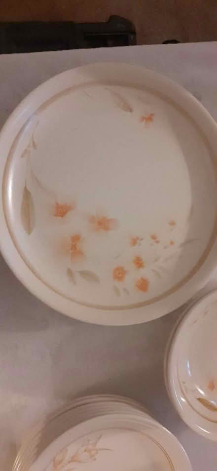 Photo of free Crockery - 2 bowls, 3 dinner plates & 7 side plates. (Wangford NR34) #4