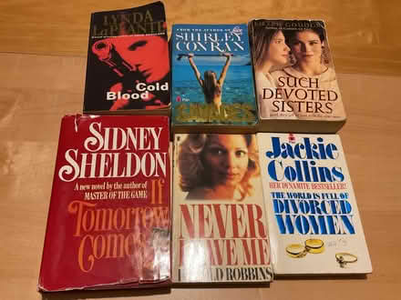 Photo of free Bundle of 6 Novels (Woosehill RG41) #1