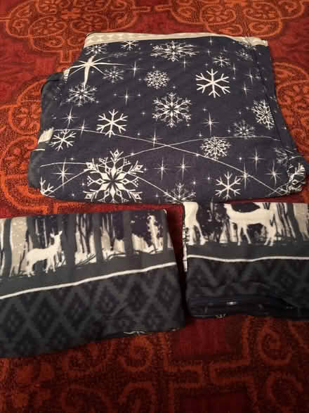 Photo of free Brand-new fleece double duvet set (Surbiton KT6) #1