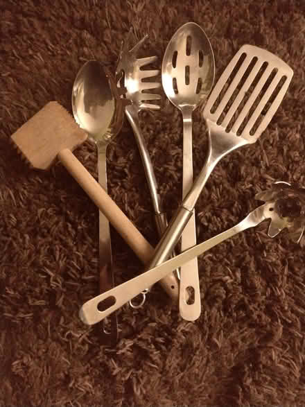 Photo of free Jackie magazine, Charging cables, glitter, kitchen utensils. (Corby NN18) #4