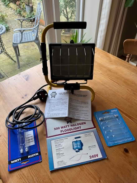 Photo of free 500 watt halogen floodlight (Ely CB7) #3