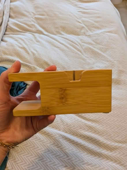 Photo of free iPhone & watch charging station (Forest Hill) #1