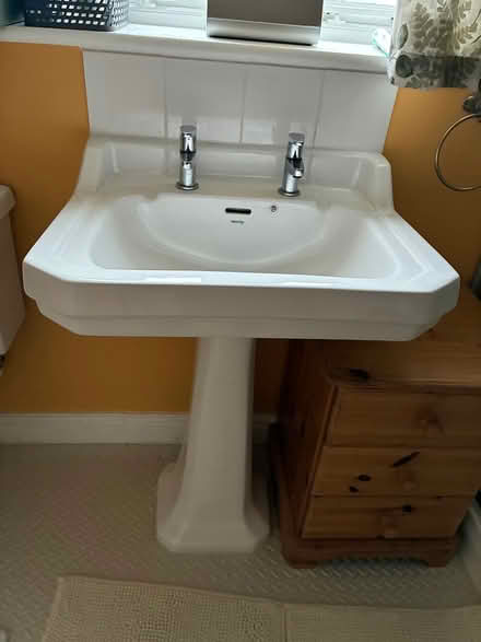 Photo of free 2 pedestal bathroom basins (Evenjobb) #1