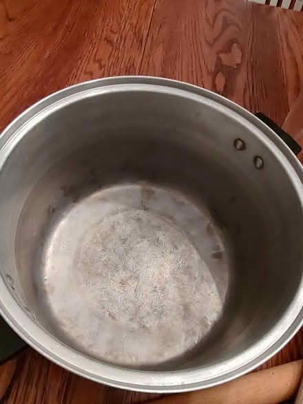 Photo of free Vintage aluminum pot (Odenton) #3