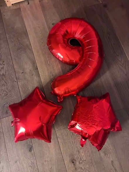 Photo of free Big birthday balloon, age 9 (or 6?) (Iffley Road OX4) #1