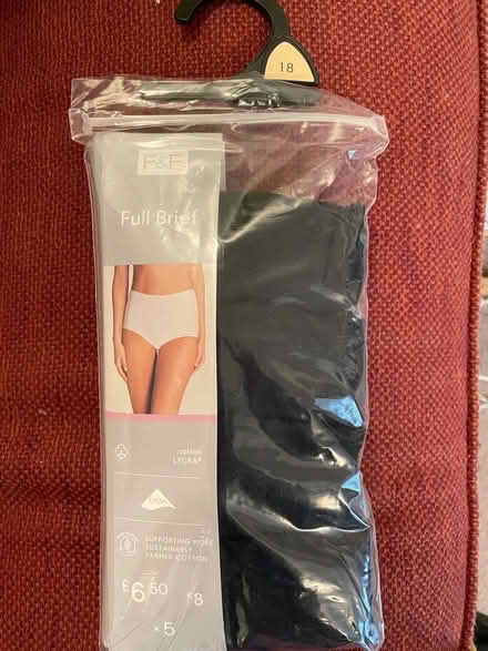 Photo of free Pack of 4 black pants size 18 (Pimlico SW1V) #1