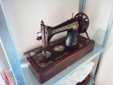 Photo of free Old Singer Sewing Machine (Belfast BT6) #2