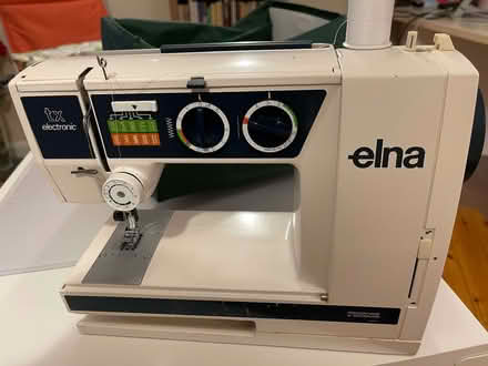 Photo of free sewing machine (Hampton Hill TW12) #1