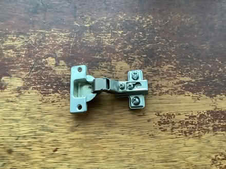 Photo of free Hinge (Crewkerne) #1