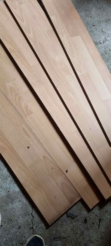 Photo of free laminate flooring (Southborough BR2) #2