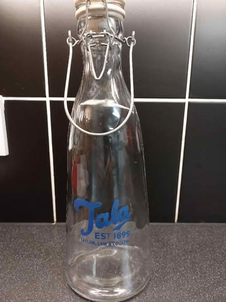 Photo of free 1L carafe (St Helens TN35) #1