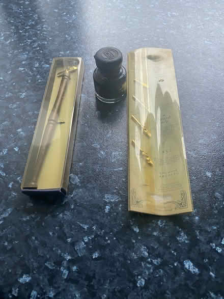 Photo of free Caligraphy Ink, pen and nibs (Tondu CF32) #1