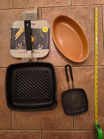 Photo of free Pans and dish (Hook KT9) #1