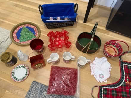 Photo of free Christmas items (Zip 22306 Alexandria) #1