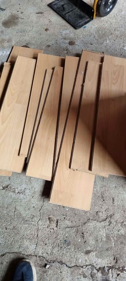 Photo of free laminate flooring (Southborough BR2) #3