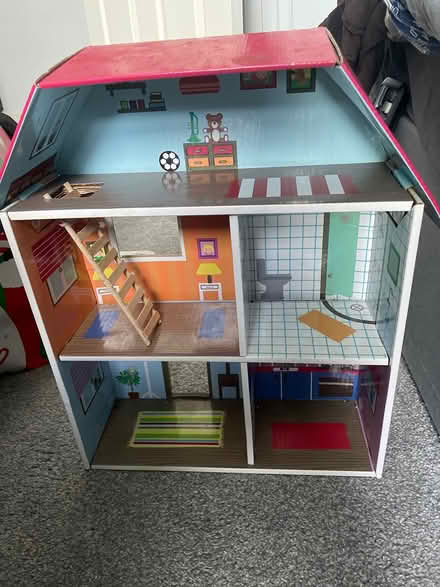 Photo of free Cardboard house (Torquay TQ2) #1