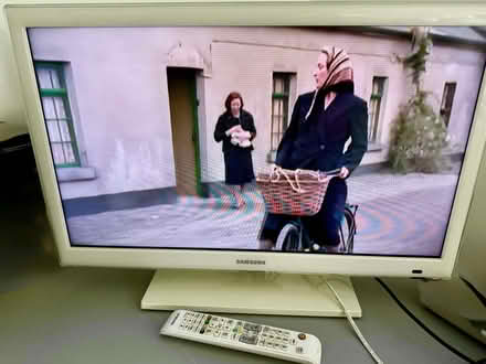 Photo of free Samsung TV (Tunbridge Wells S. TN2) #2