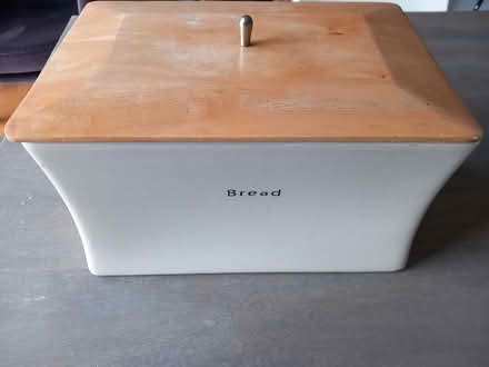 Photo of free bread bin (RG6 near Palmer Park) #1