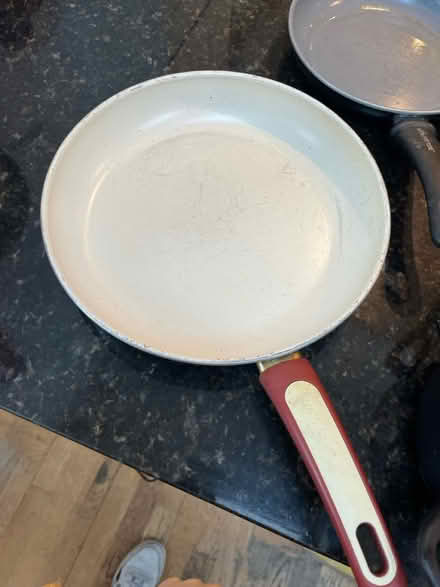 Photo of free Frying pans and pot (SE5) #3