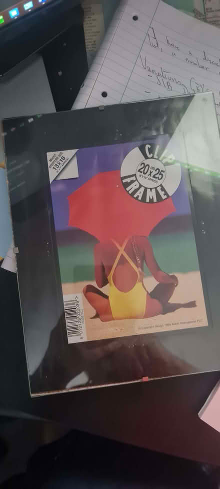 Photo of free Clip frame, 20 cm x 25 cm - good condition (Stroud Green N4) #1