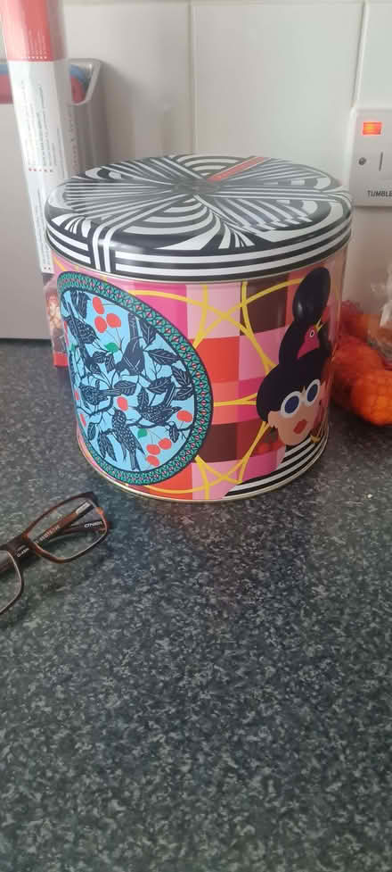 Photo of free M&S Cake/bread bin 21 cm X 11 cm Perfect condition (Stroud Green N4) #2