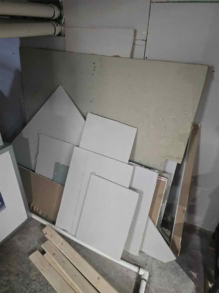 Photo of free misc drywall. pieces (Vanier north) #1
