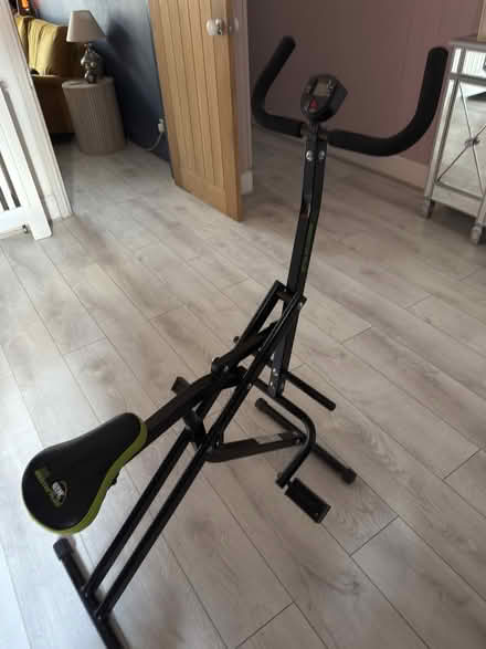 Photo of free Ab booster exercise machine (Craven Road CV21) #1