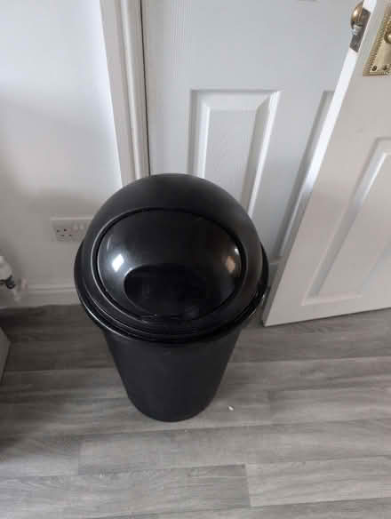 Photo of free Kitchen Bin (Hyde SK14) #2