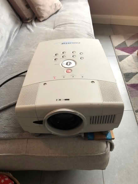 Photo of free Christie projector LX32 (GU14) #2