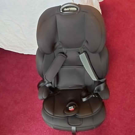 Photo of free Barely used child's car seat (Victoria Garesfield NE39) #1