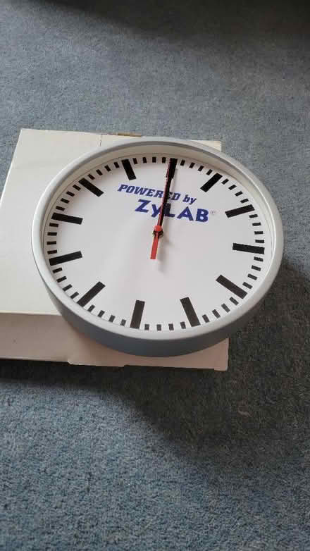 Photo of free Wall clock (Palmer Park RG6) #1