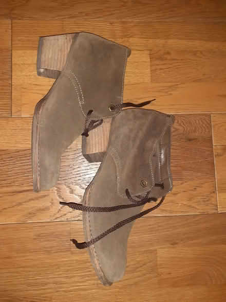 Photo of free Ladies Boots Size 5 (Kingsway) #2