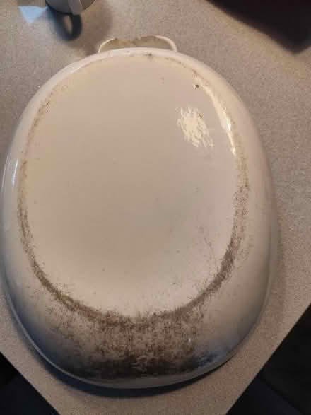 Photo of free Porcelain Chamber Pot (Wheathampstead) #2
