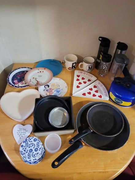 Photo of free Selection of kitchenware (Ballyclare BT39) #1