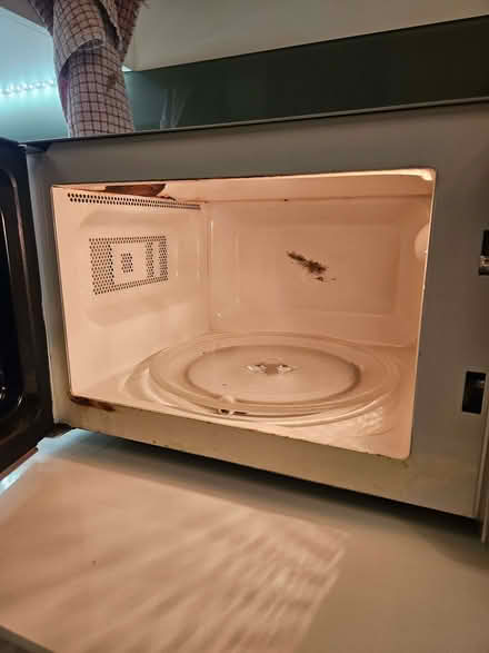 Photo of free Microwave (Kenilworth CV8) #2