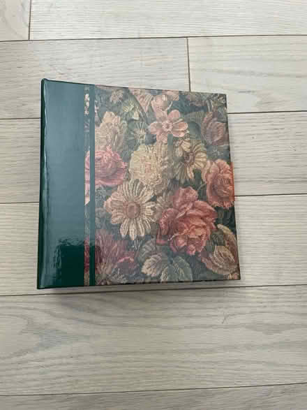 Photo of free Small 4x6 photo album binder (Kennedy/16th in Markham) #1