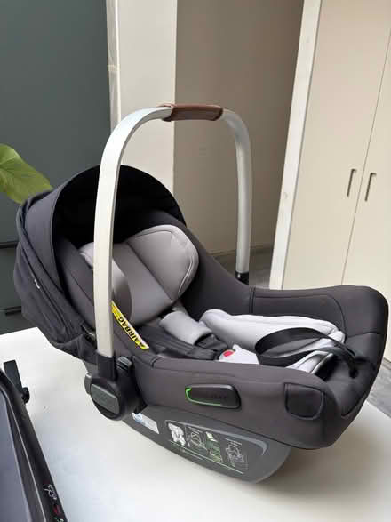 Photo of free Nuna Pipa Next Car Seat and Base (E11) #4