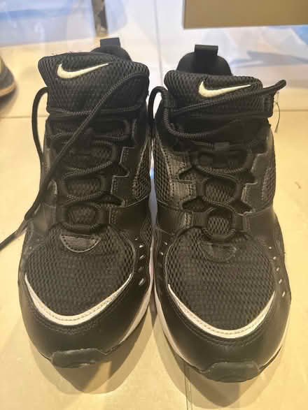 Photo of free Nike black and white trianers UK9 (KT22 Oxshott) #1