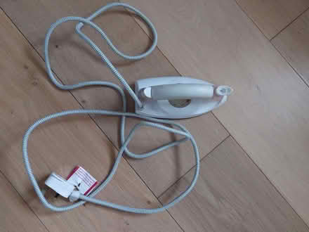 Photo of free Travel iron (N4 close to Clissold Park) #2